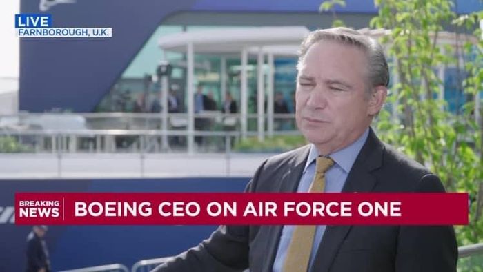 Giám đốc điều hành Boeing chia sẻ, Air Force One mới là máy bay thân rộng hai lối đi phức tạp nhất mà chúng tôi từng chế tạo..