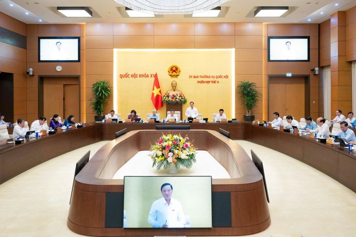 Quang cảnh phiên họp Ủy ban Thường vụ Quốc hội sáng 28/7.