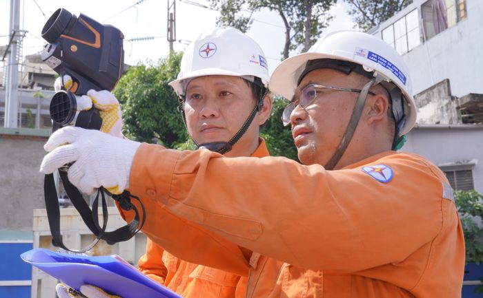 EVNHCMC đặt mục tiêu xây dựng một hệ thống điện có độ tin cậy cao, khả năng dự phòng tốt, vận hành linh hoạt, an toàn, xanh và thông minh; đủ năng lực đáp ứng tốc độ tăng trưởng cao của Thành phố.