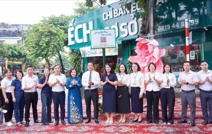 Ra mắt Làng Ẩm thực Việt Hưng. Ảnh: Linh Phạm