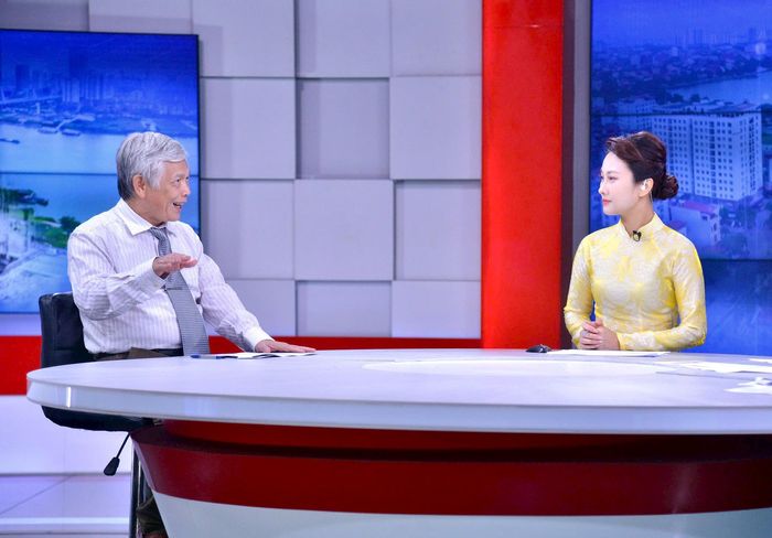 GS.TS Trần Đức Hạ chia sẻ tại Chương trình. Ảnh: Viết Thành