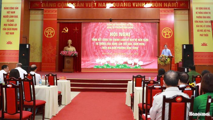 Bí thư Đảng ủy phường Vĩnh Hưng Nguyễn Đức Dũng phát biểu tại hội nghị. Ảnh: PV
