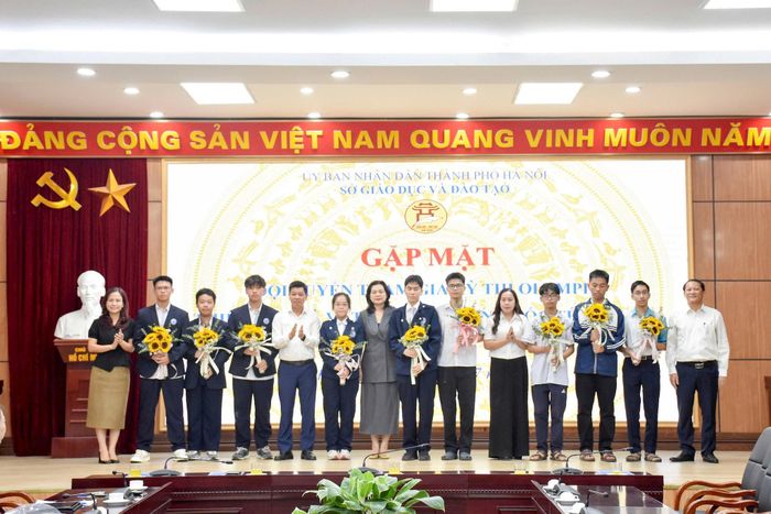 10 học sinh Việt Nam tham dự IOAA quốc tế năm 2026. Ảnh: Thảo Phạm