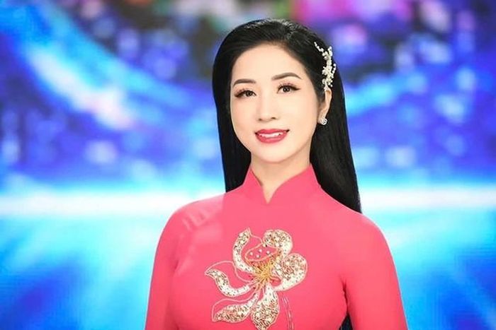 Nữ nghệ sĩ là người đầu tiên giành giải Sao Mai năm 2001.