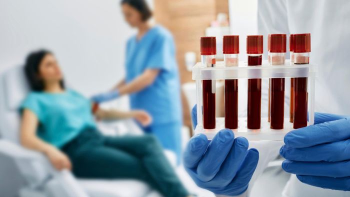 Một số bệnh lý như rối loạn đường huyết, mỡ máu có thể không gây triệu chứng rõ ràng và chỉ được phát hiện qua kiểm tra, xét nghiệm.