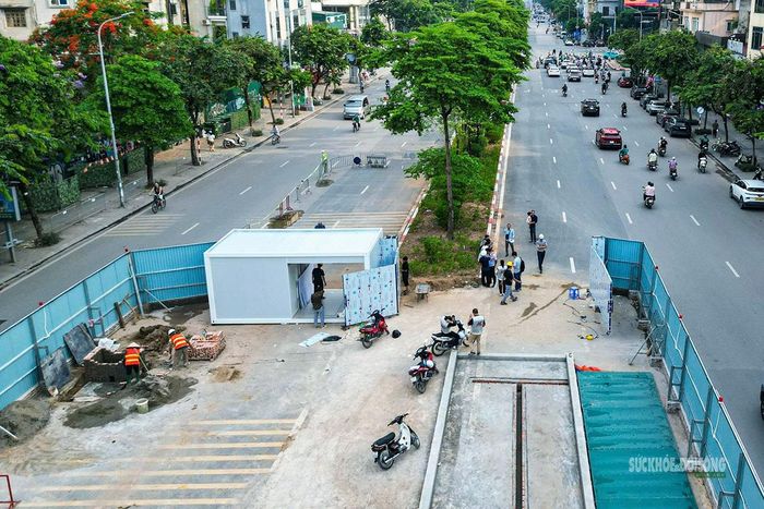 Khu điều hành được lắp đặt tại công trường. Ảnh: T.Anh