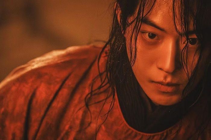 Nam Joo Hyuk vừa trở lại với Lời Nguyền Đông Cung.