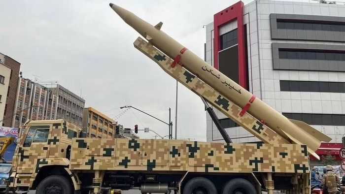 Mặc dù phía Iran cho biết có khả năng tên lửa đã bị đánh chặn, nhưng nhiều nguồn tin lại đi tới nhận định cả 2 quả đạn mà Iran phóng đi đều gặp sự cố và rơi giữa đường, tức là Tehran chưa thực sự làm chủ công nghệ tên lửa tầm bắn xa đến vậy.