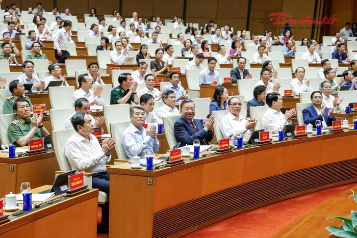 Tổng Bí thư, Chủ tịch nước Tô Lâm và các lãnh đạo, nguyên lãnh đạo Đảng, Nhà nước, MTTQ Việt Nam dự hội nghị tại điểm cầu trung tâm - Hội trường Diên Hồng, Nhà Quốc hội (Hà Nội). Ảnh: Quang Vinh