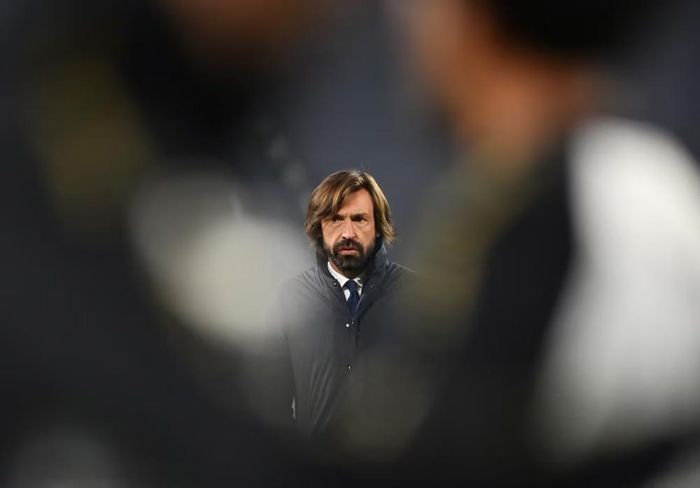  Andrea Pirlo bị gạch tên khỏi danh sách ứng viên HLV trưởng giữa những tranh cãi ngoài chuyên môn. 