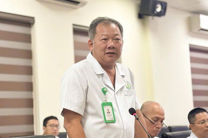  PGS.TS Dương Đức Hùng, Giám đốc Bệnh viện Hữu nghị Việt Đức, chia sẻ tại buổi thông tin báo chí sáng 29/7. Ảnh: Phương Anh. 
