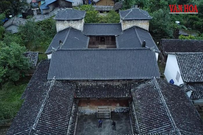 Công trình được xây dựng trên khuôn viên gần 3.000 m², diện tích xây dựng hơn 1.200 m²