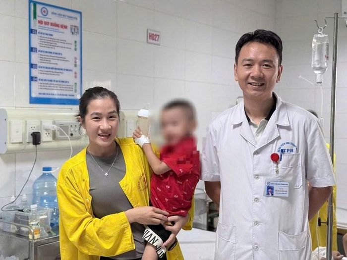 Hiện sức khỏe bệnh nhi ổn định sau quá trình điều trị, tiếp tục được các bác sĩ theo dõi và chăm sóc