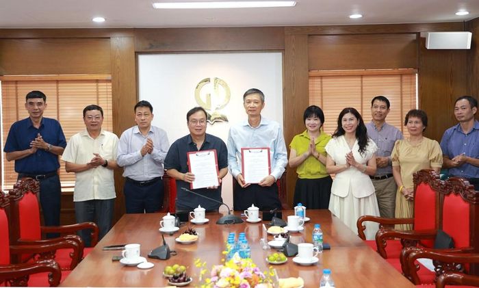 Lễ kí kết Thỏa thuận hợp tác giữa NXBGDVN và Hiệp hội Sách giáo dục và Học liệu điện tử Việt Nam