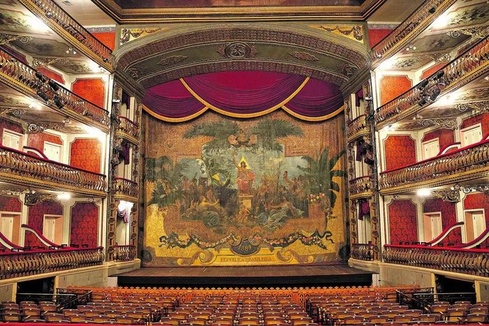 Khán phòng lộng lẫy của nhà hát Theatro da Paz