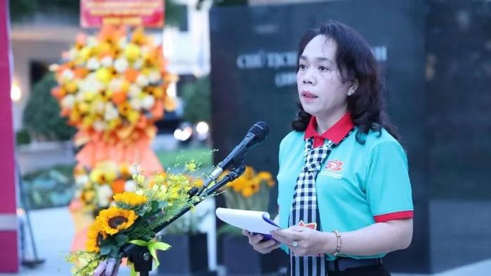 Đồng chí Nguyễn Thanh Xuân, Thành ủy viên, Phó Bí thư Đảng ủy Ủy ban nhân dân Thành phố Hồ Chí Minh phát biểu tại buổi lễ.