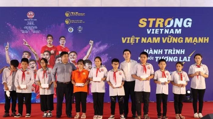 Ông Đỗ Vinh Quang khởi xướng chương trình Strong Vietnam năm 2019.
