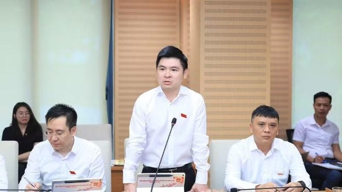 Ông Đỗ Vinh Quang tại kỳ họp Hội đồng nhân dân thành phố Hà Nội.