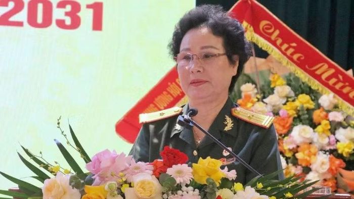 Đồng chí Nguyễn Thị Bảo Hiền, Phó Chủ tịch, Tổng Thư ký Hiệp hội Doanh nghiệp doanh nhân Cựu chiến binh Việt Nam phát biểu tại Đại hội.