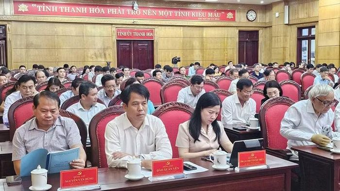 Các đại biểu tham dự hội nghị.