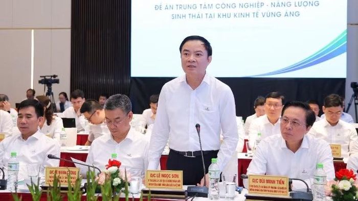 Chủ tịch Hội đồng thành viên Petrovietnam Lê Ngọc Sơn phát biểu tại buổi làm việc