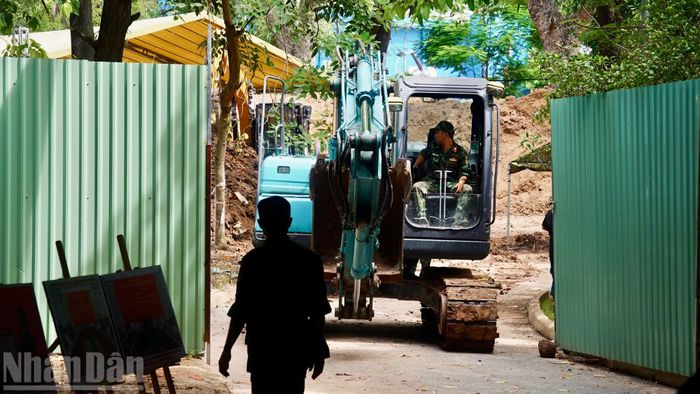Phương tiện cơ giới cơ động vào hỗ trợ mở rộng khu vực tìm kiếm.