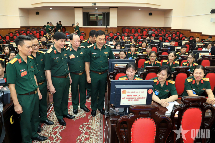  Lãnh đạo Tổng cục Hậu cần-Kỹ thuật và ban tổ chức kiểm tra công tác chuẩn bị của các thí sinh.