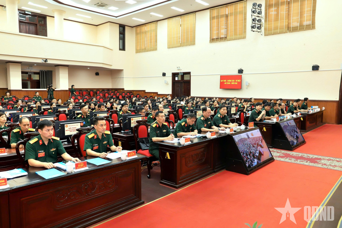  Các đại biểu và thí sinh dự khai mạc hội thao.