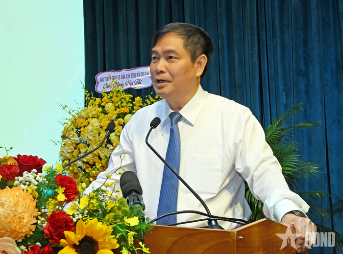 Đồng chí Phan Xuân Thủy, Phó trưởng ban Tuyên giáo và Dân vận Trung ương, Trưởng ban Tổ chức hội thi phát biểu.