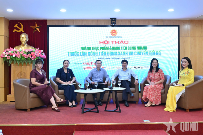 Các đại biểu tại hội thảo.