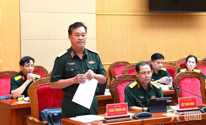  Thiếu tướng Trần Thanh Hải, Phó tư lệnh Quân khu 5, Phó trưởng ban Thường trực Ban Chỉ đạo phát biểu tại hội nghị. 