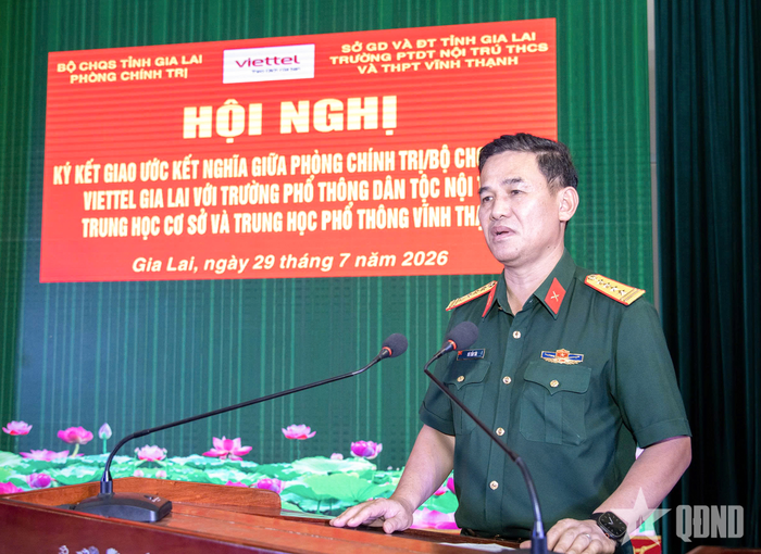 Đại tá Võ Tấn Tài, Chính ủy Bộ CHQS tỉnh Gia Lai phát biểu.