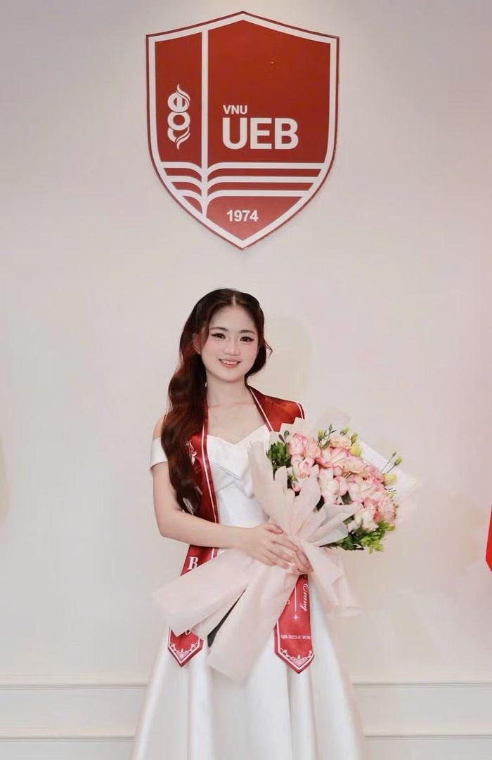 Thiên Trang tốt nghiệp thủ khoa đầu ra ngành Tài chính - Ngân hàng, UEB.