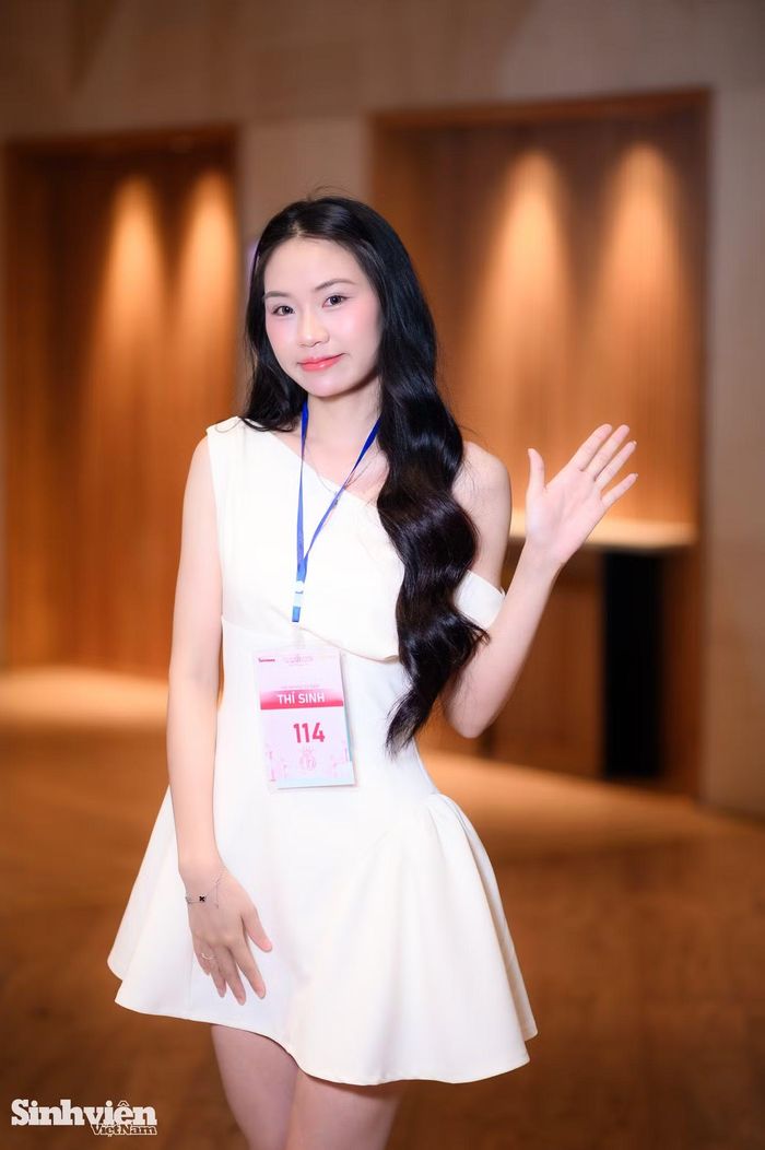 Đoàn Thị Thùy Trang (sinh năm 2004, Số báo danh 114) đang là sinh viên năm thứ ba, trường ĐH Sao Đỏ. Thùy Trang chia sẻ: "Mình cảm thấy vui nhưng cũng có phần lo lắng trước quy mô của chương trình. Tuy nhiên, nhờ sự khích lệ từ thầy cô, mình quyết tâm nắm bắt cơ hội để phát huy những lợi thế của bản thân". Cô đặt kỳ vọng sẽ nỗ lực để giành được kết quả tốt nhất tại cuộc thi.