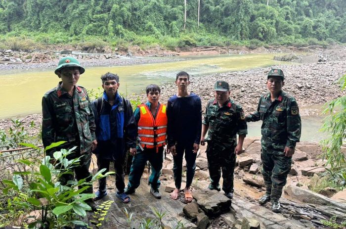Lực lượng chức năng giải cứu thành công thanh niên