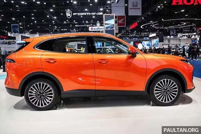 Sau mỗi lần sạc đầy, Lepas L6 EV 2026 có thể di chuyển tối đa 510 km theo tiêu chuẩn NEDC, tương đương 408 km theo chuẩn WLTP. Ngoài ra, xe còn được tích hợp tính năng cấp điện cho thiết bị bên ngoài (V2L) với công suất 3,3 kW.