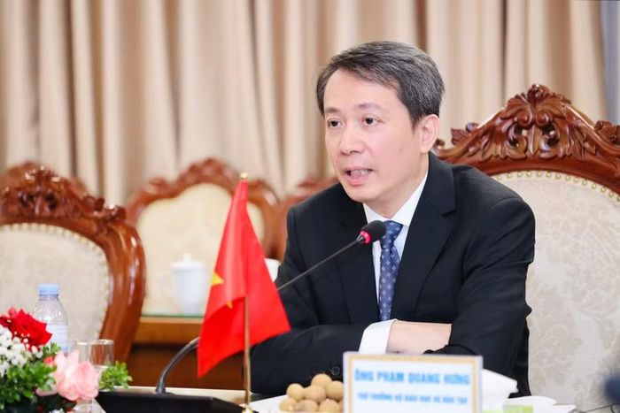Thứ trưởng Phạm Quang Hưng phát biểu tại buổi làm việc.