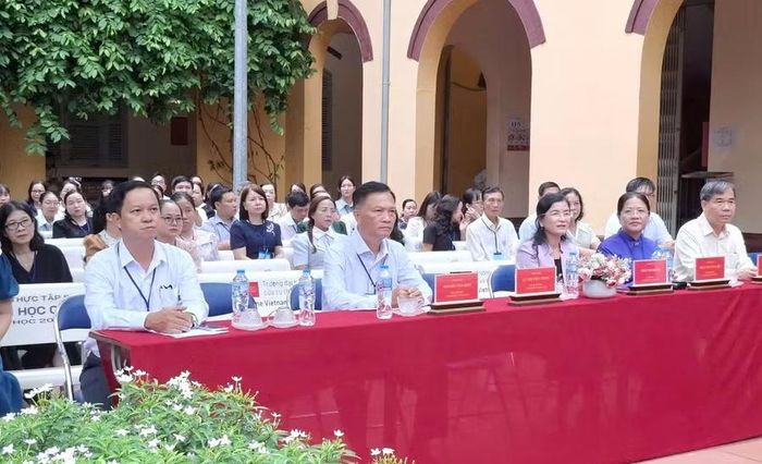 Lãnh đạo Sở GD&amp;ĐT TP Cần Thơ và đại biểu dự khai mạc kỳ tuyển dụng.