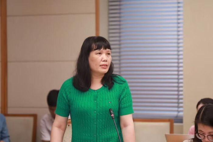 Bà Nguyễn Bội Quỳnh – Hiệu trưởng Trường THPT Việt Đức (Hà Nội) phát biểu.