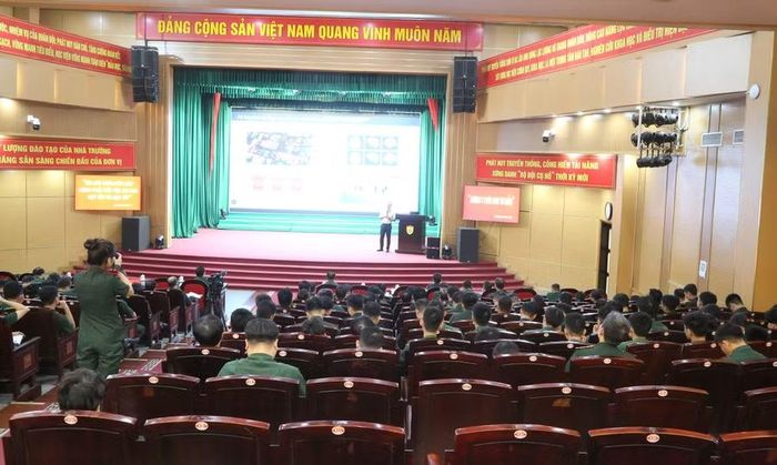 Quang cảnh buổi tập huấn.