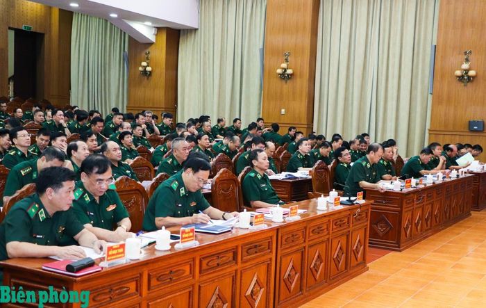 Trung tướng Nguyễn Anh Tuấn chủ trì tại điểm cầu Bộ Tư lệnh Bộ đội Biên phòng. Cùng dự hội nghị tại điểm cầu Bộ Tư lệnh Bộ đội Biên phòng có các đồng chí Thủ trưởng Bộ Tư lệnh Bộ đội Biên phòng; Thủ trưởng Bộ Tham mưu, Cục Chính trị, các Cục và Văn phòng Bộ Tư lệnh Bộ đội Biên phòng. Ảnh: Dân Chủ