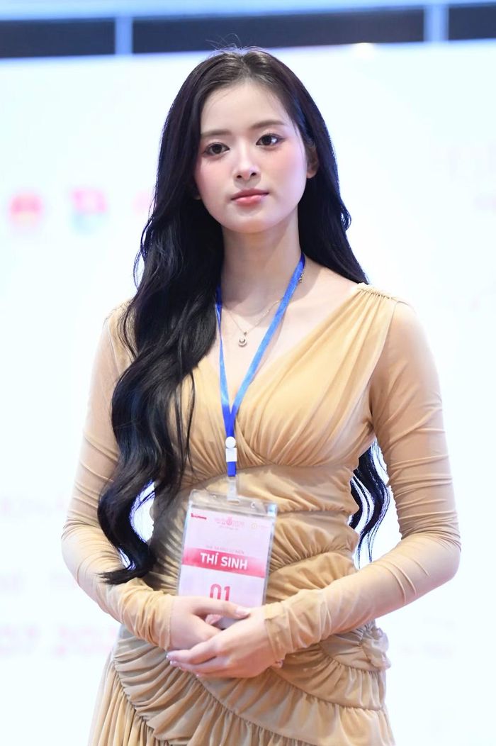 Để chuẩn bị cho cuộc thi, Trinh dành nhiều tháng tập catwalk, gym, rèn luyện kỹ năng giao tiếp, ứng xử.