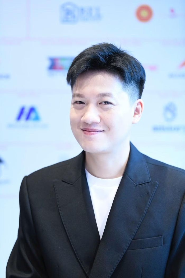 MC Trần Ngọc được yêu mến nhờ sự năng động, gần gũi với giới trẻ.