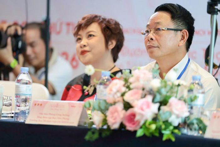 Ban giám khảo và Trưởng Ban tổ chức cũng dành nhiều lời động viên để thí sinh thêm tự tin.
