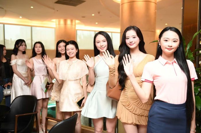 Dàn thí sinh đổ bộ Vòng Sơ khảo khu vực miền Bắc.