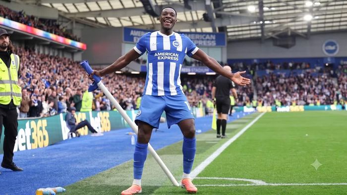  Ở tuổi 35, Welbeck vẫn ghi được 13 bàn cho Brighton ở Premier League mùa trước. 