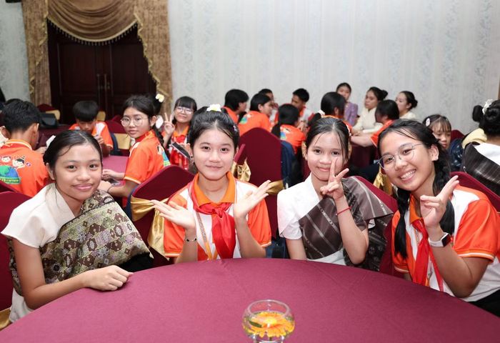 Đại biểu thiếu nhi hào hứng tại buổi gặp gỡ lãnh đạo TPHCM. Ảnh: Ngô Tùng