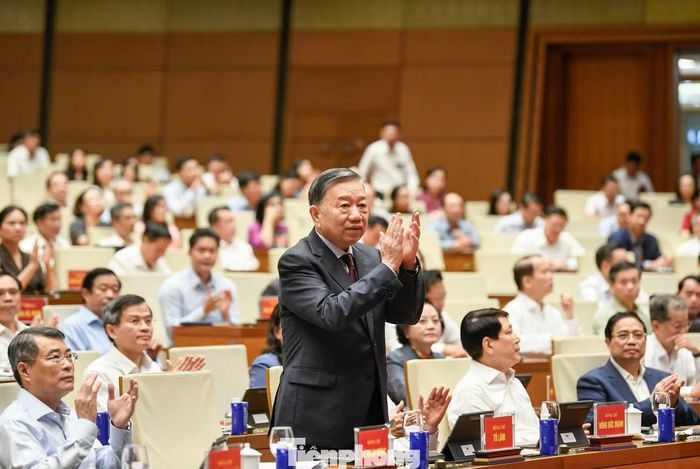  Tổng Bí thư, Chủ tịch nước Tô Lâm và các đồng chí lãnh đạo, nguyên lãnh đạo Đảng, Nhà nước dự hội nghị. 