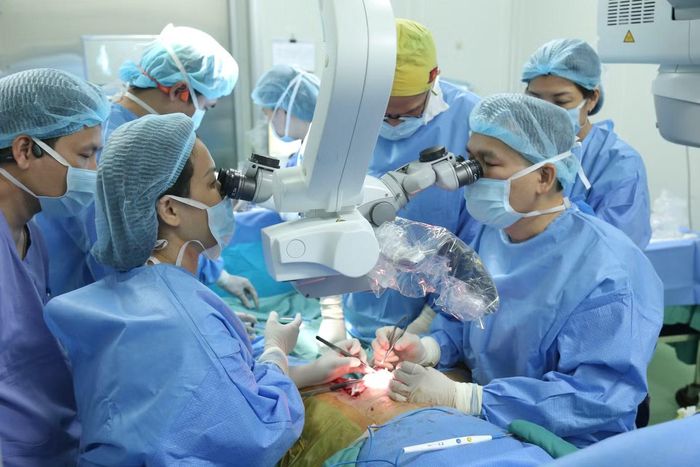 Ca ghép phối hợp nhiều chuyên khoa.