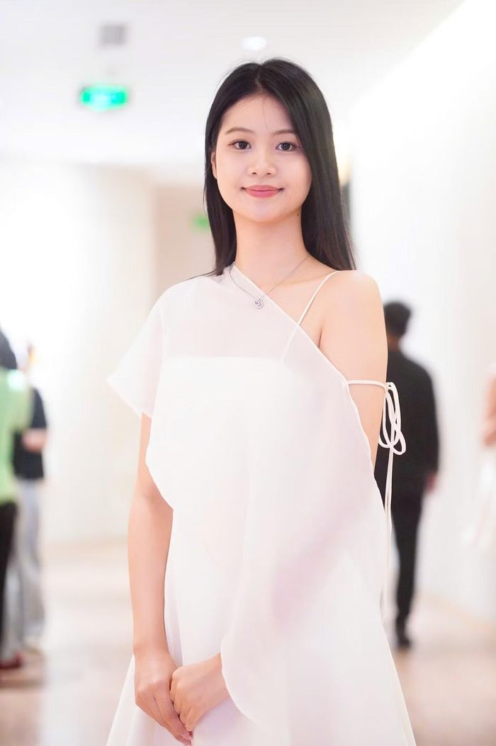 Hồ Ngọc Phương Linh cho biết cô muốn truyền cảm hứng, chia sẻ kinh nghiệm cho những thí sinh có mặt tại buổi Sơ khảo.